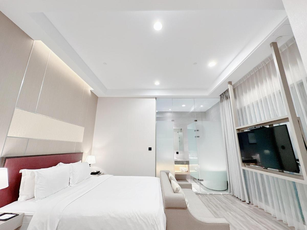 Hotel 星鑽國際商旅 編號315 Tainan Zewnętrze zdjęcie